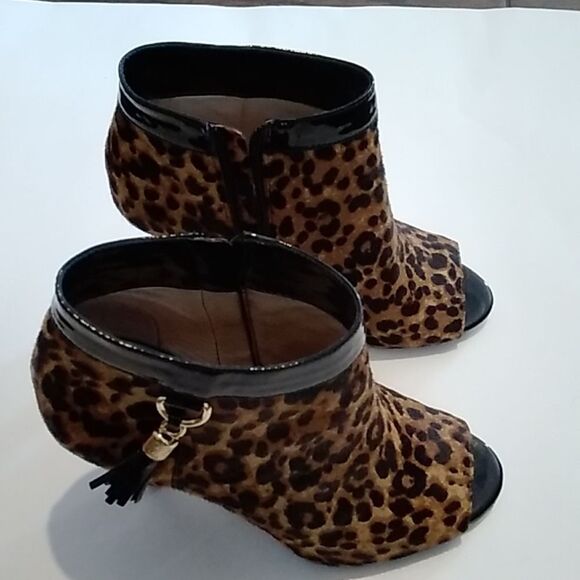 VINCE CAMUTO VC-KEVIA LEATHER PEEP-TOE ANIMAL PRINT HEELS WOMEN BOOTS SIZE 6M - Picture 3 of 10
